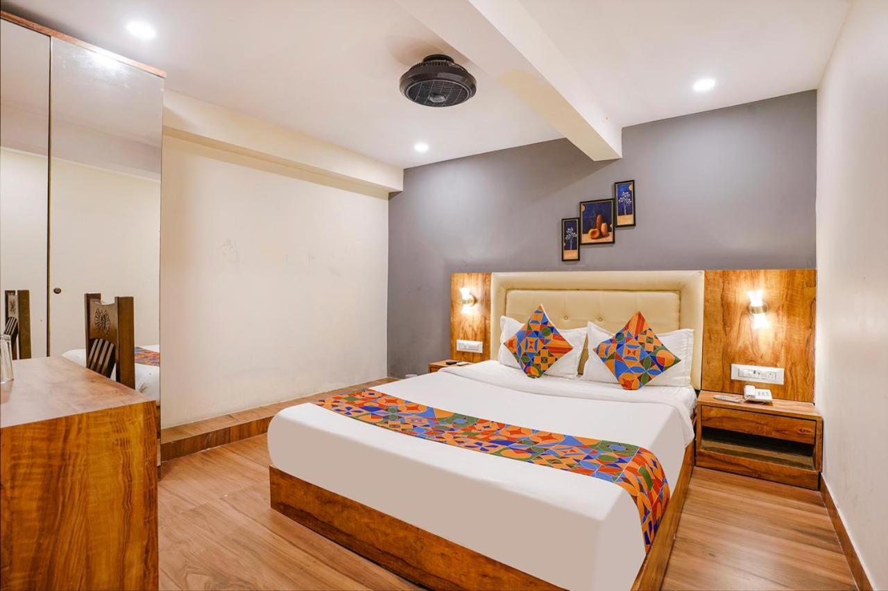 Hotel Z-a-r-a Park Goregaon West Mumbai